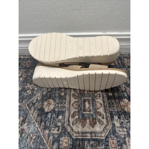 Mia Amore Bianqa Wedge Sandals - Tan Beige Wore Once women's size 9 - Picture 6 of 6